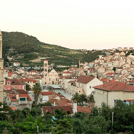 Jesliving Hvar - 2 Bedroom Elegant Apartment With Sea View In Historic Center Of Hvar Town Esterno foto
