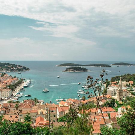 Jesliving Hvar - 2 Bedroom Elegant Apartment With Sea View In Historic Center Of Hvar Town Esterno foto