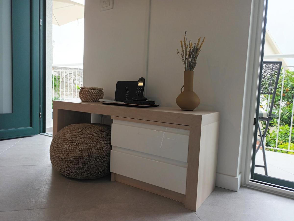 Jesliving Hvar - 2 Bedroom Elegant Apartment With Sea View In Historic Center Of Hvar Town Esterno foto