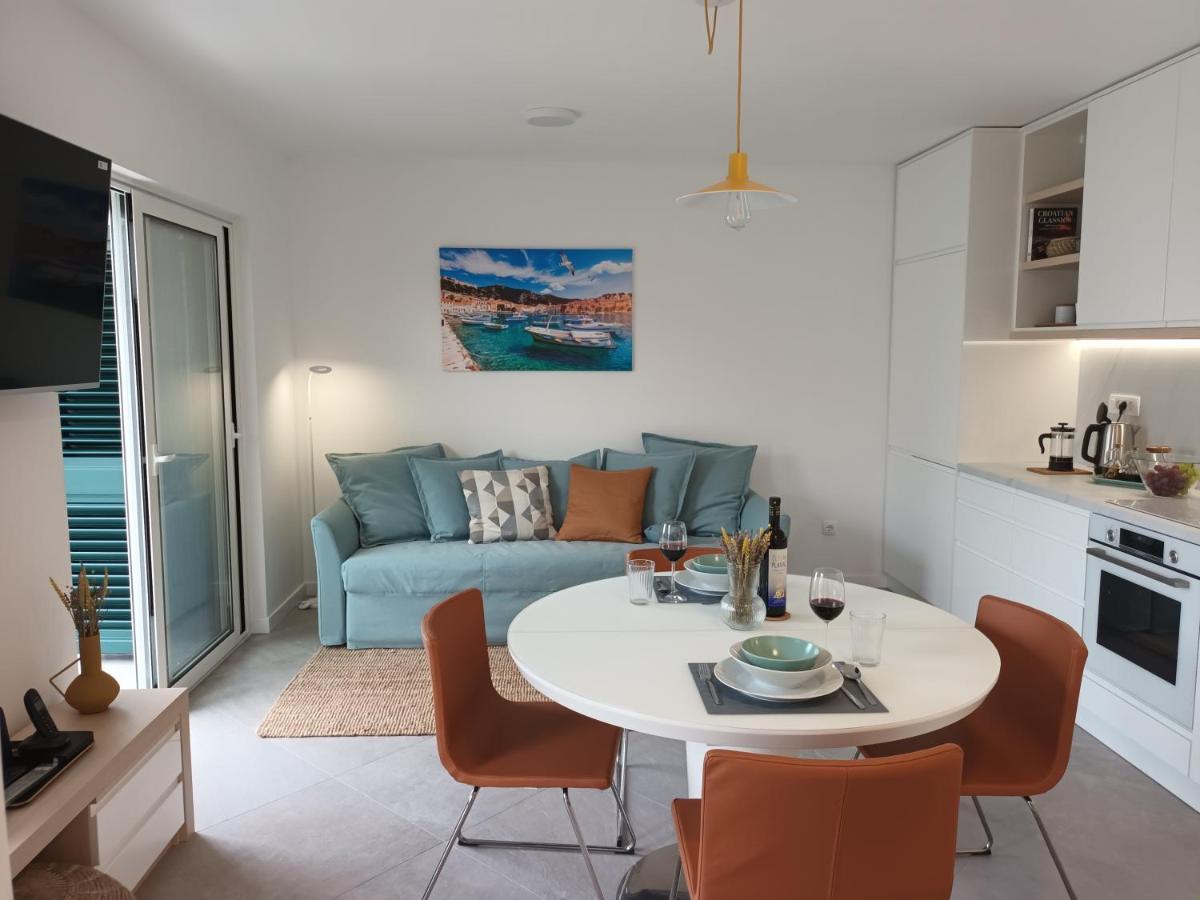 Jesliving Hvar - 2 Bedroom Elegant Apartment With Sea View In Historic Center Of Hvar Town Esterno foto