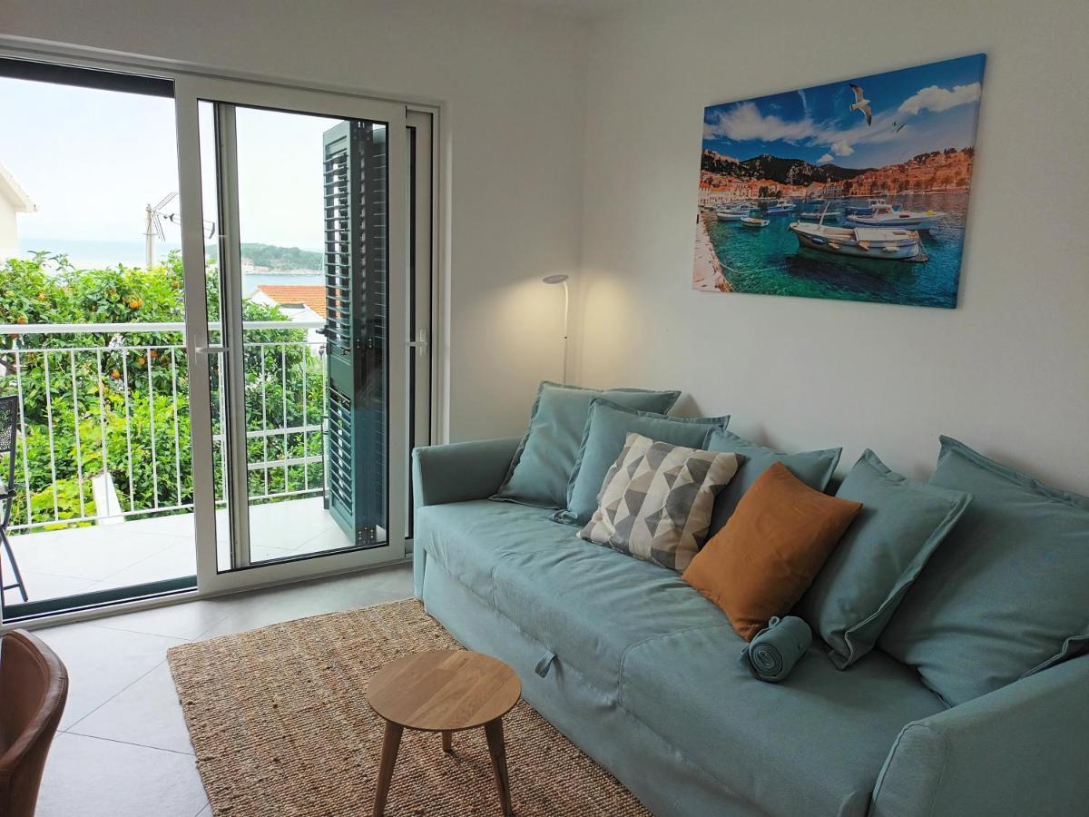 Jesliving Hvar - 2 Bedroom Elegant Apartment With Sea View In Historic Center Of Hvar Town Esterno foto