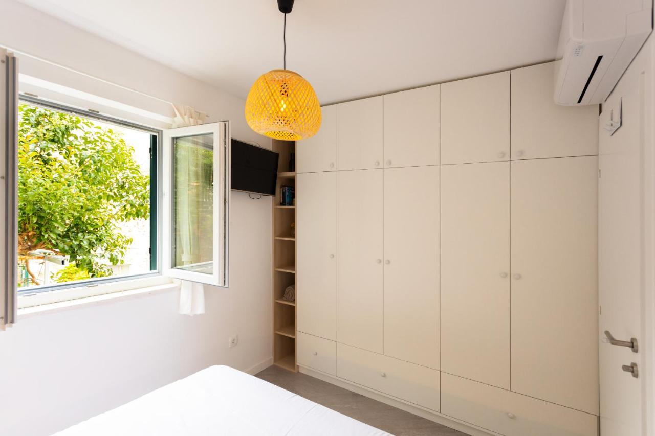 Jesliving Hvar - 2 Bedroom Elegant Apartment With Sea View In Historic Center Of Hvar Town Esterno foto