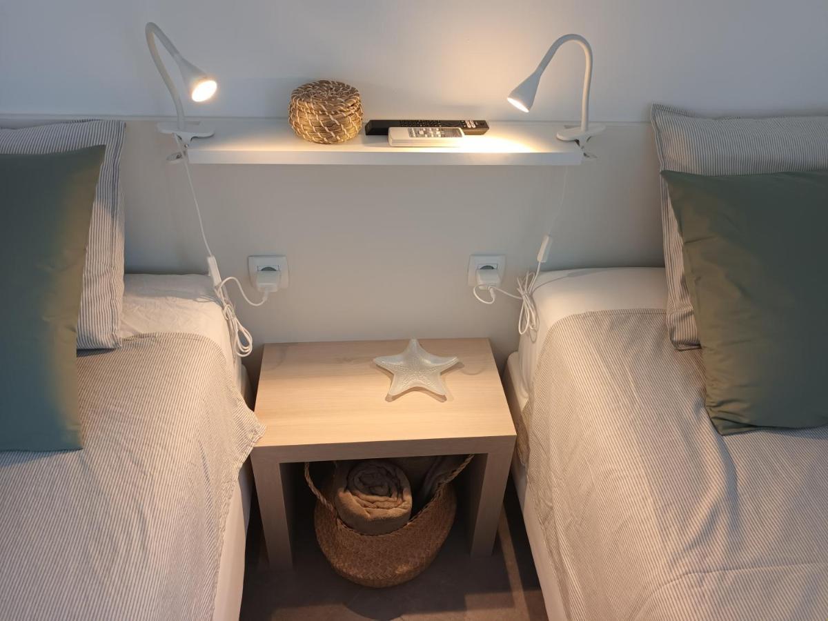 Jesliving Hvar - 2 Bedroom Elegant Apartment With Sea View In Historic Center Of Hvar Town Esterno foto