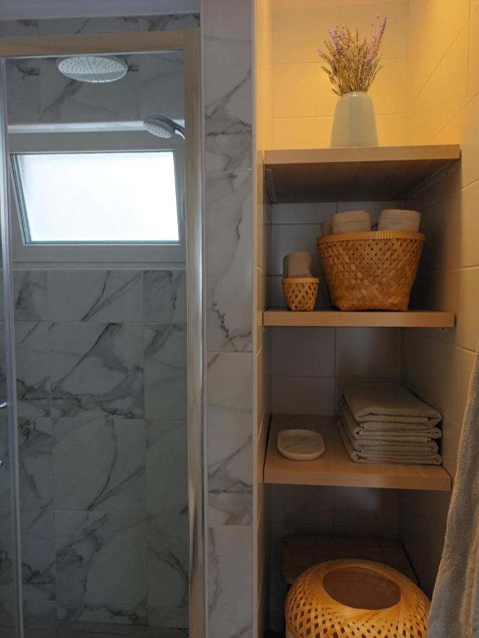 Jesliving Hvar - 2 Bedroom Elegant Apartment With Sea View In Historic Center Of Hvar Town Esterno foto