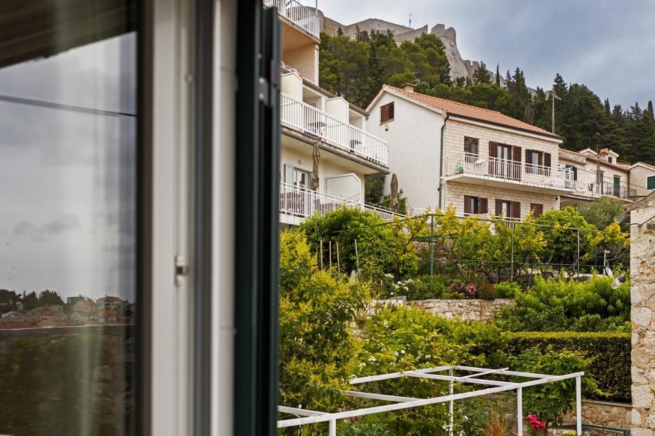 Jesliving Hvar - 2 Bedroom Elegant Apartment With Sea View In Historic Center Of Hvar Town Esterno foto