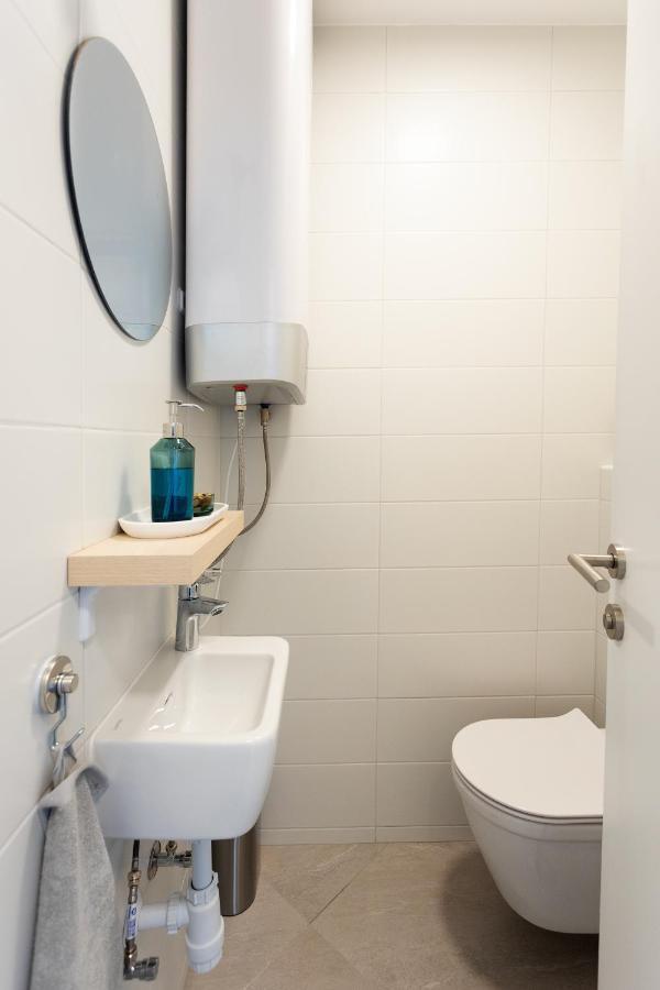Jesliving Hvar - 2 Bedroom Elegant Apartment With Sea View In Historic Center Of Hvar Town Esterno foto