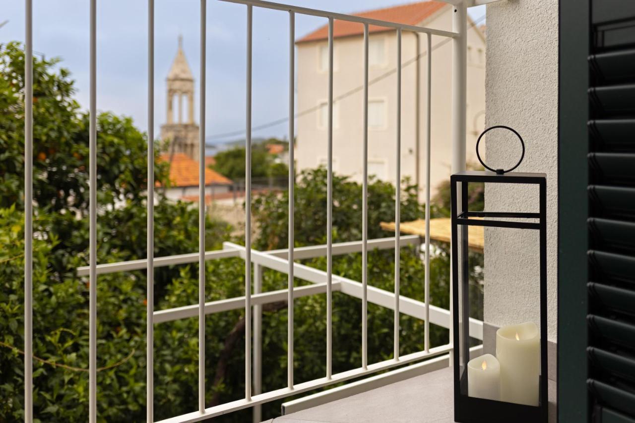 Jesliving Hvar - 2 Bedroom Elegant Apartment With Sea View In Historic Center Of Hvar Town Esterno foto