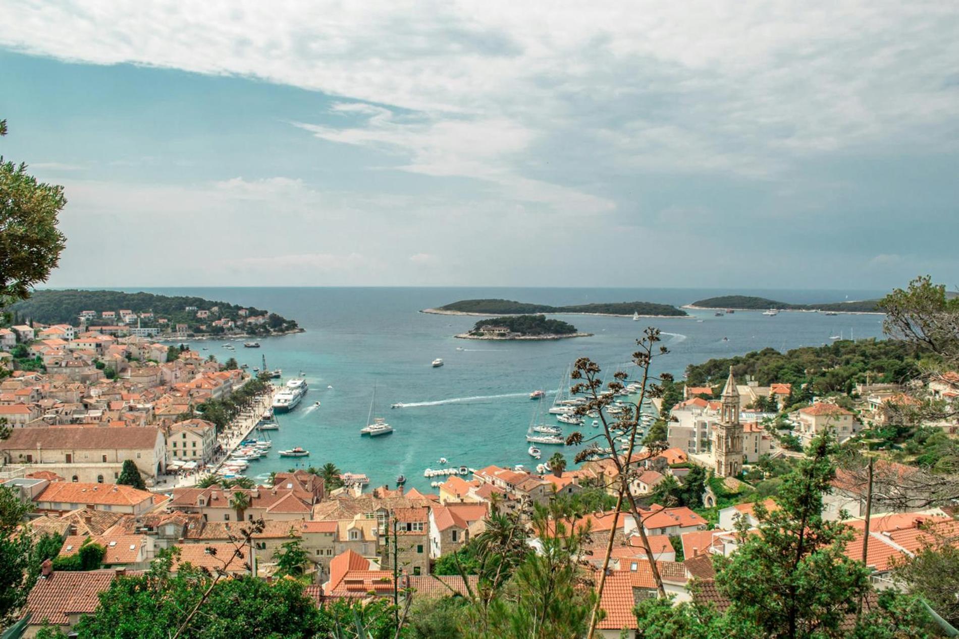 Jesliving Hvar - 2 Bedroom Elegant Apartment With Sea View In Historic Center Of Hvar Town Esterno foto